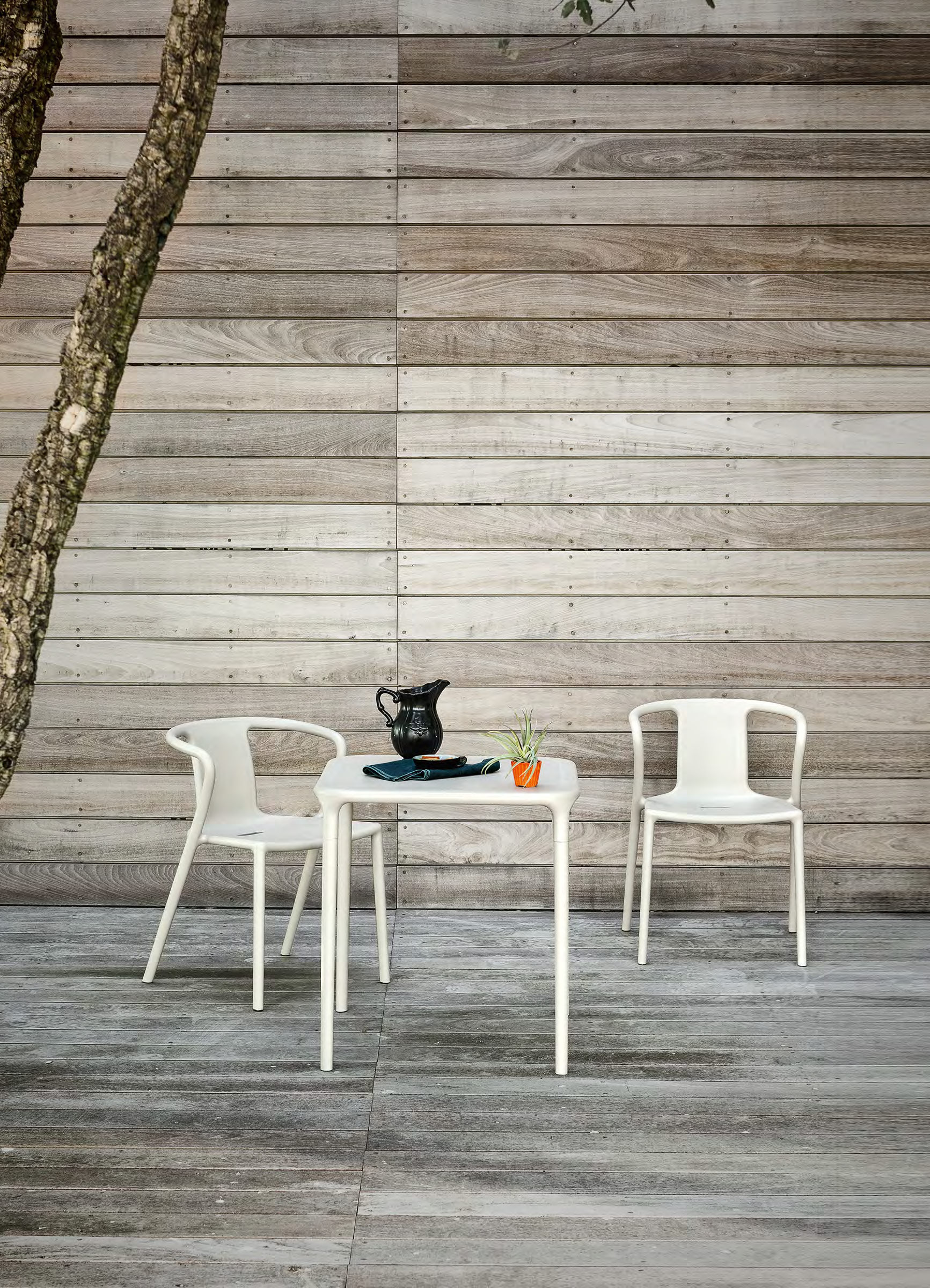 Modern outdoor lounge set for commercial use in 2026