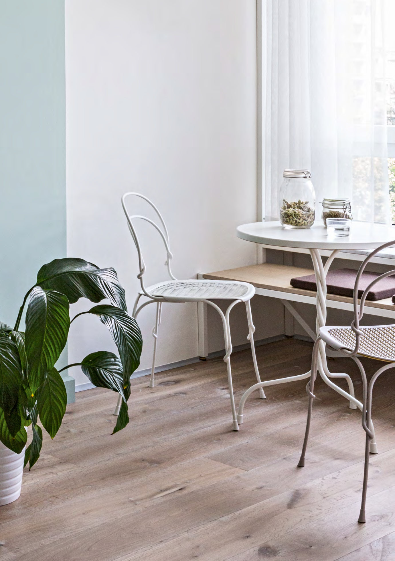 Quality testing laboratory for commercial grade office desks