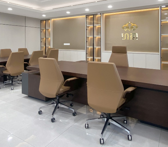 Office Chairs and Desks Wholesale: Bulk Pricing for Comfort and Functionality