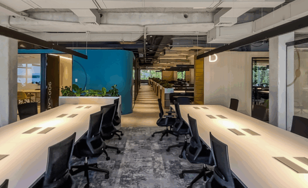 Ergonomic office chair with adjustable features
